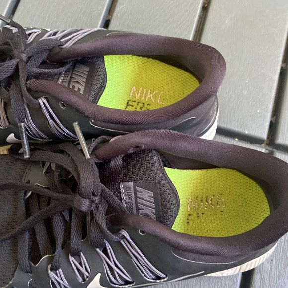 Nike Running Shoes - Picture 3 of 8